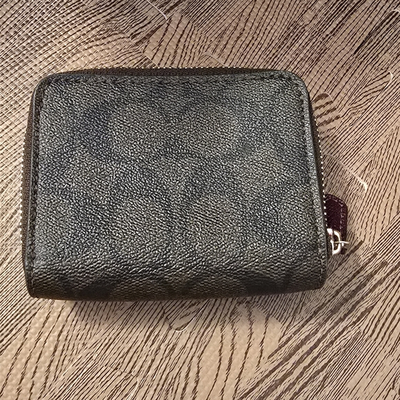 EUC COACH Sm Trifold Zip Around Wallet Dk Brown/Purple Snap Close 3 Card Slots - Picture 2 of 16